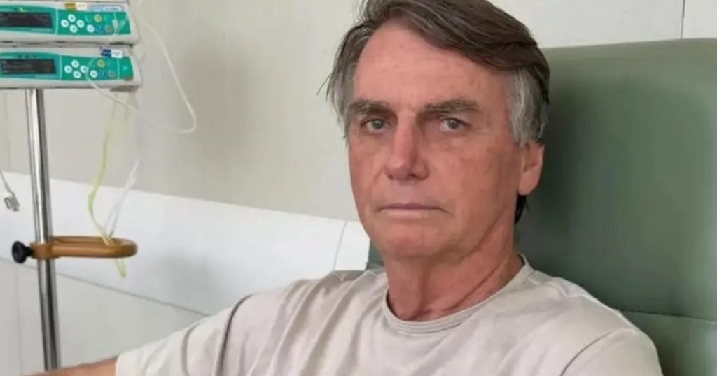 “Não está bem”: Bolsonaro sofre queda e bate a cabeça, diz Michelle