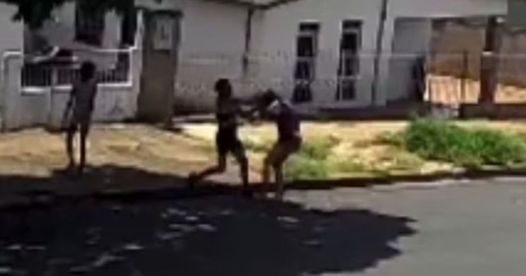 Mãe espanca filhas no PR: juiz cita lei Henry Borel para estabelecer medidas protetivas às adolescentes